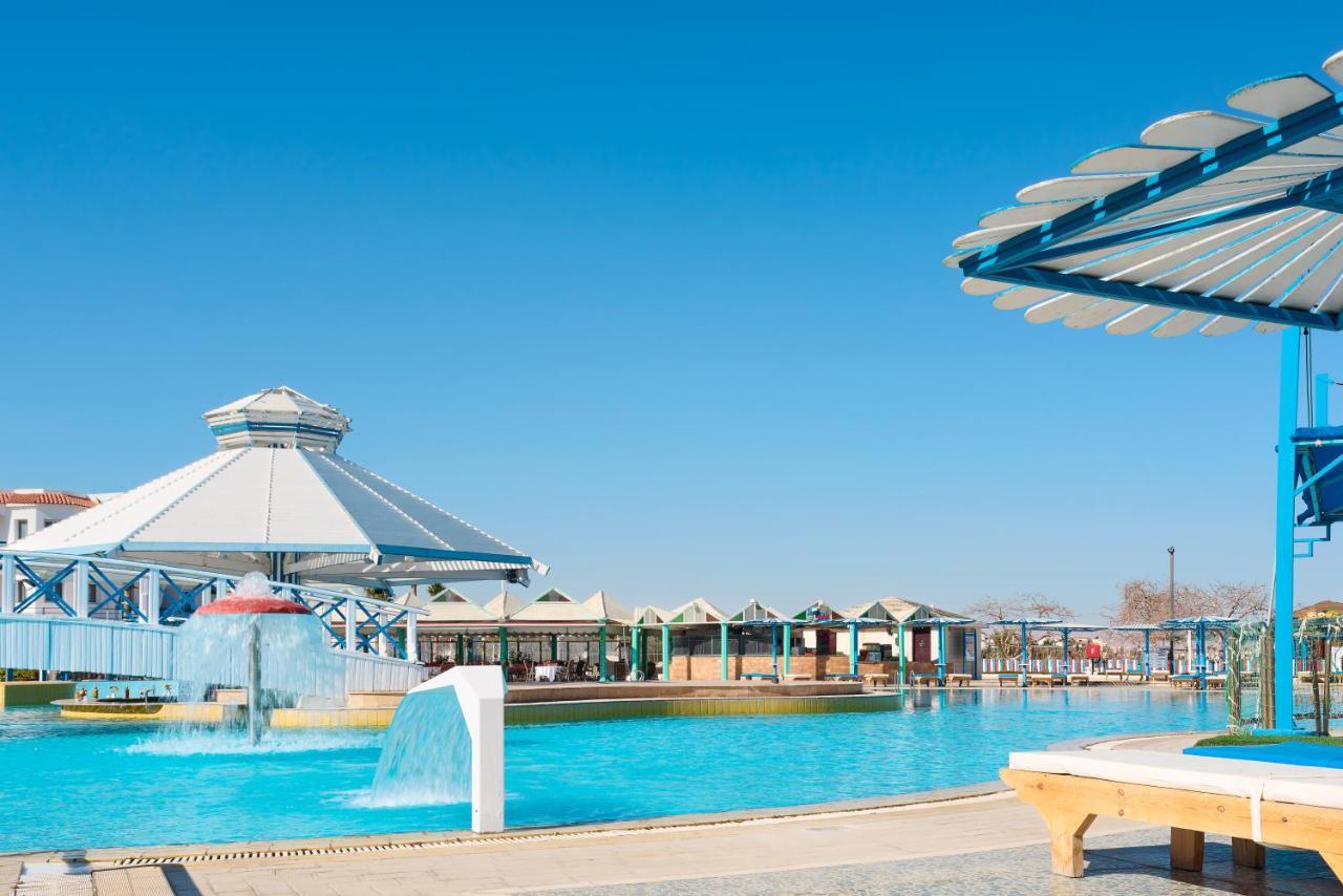 Dreams Beach Resort - Sharm El Sheikh Екстериор снимка The resort's main pool